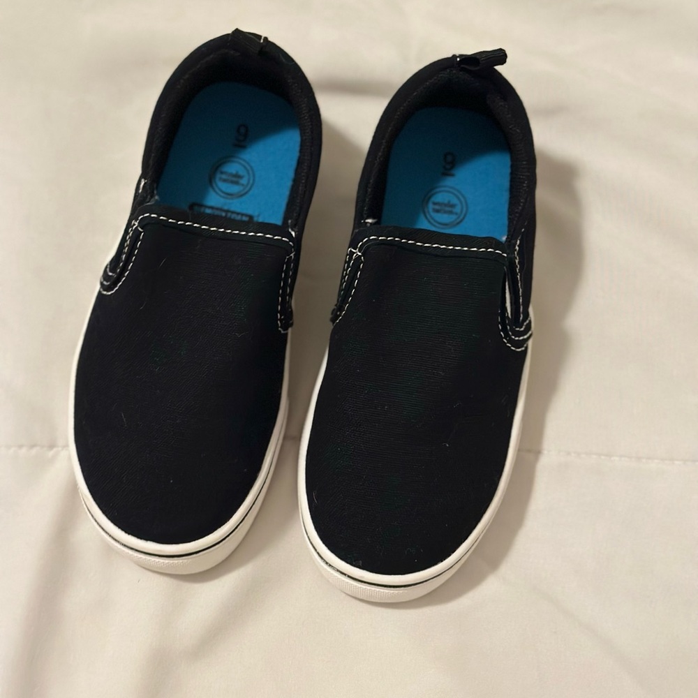 Wonder Nation Black Slip-On Sneakers
